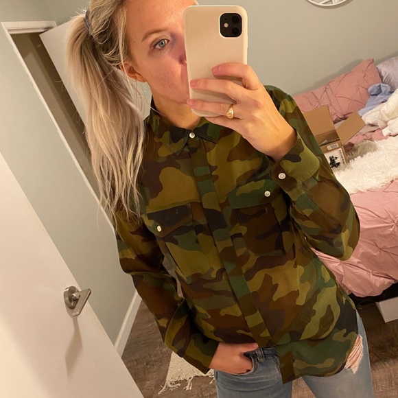 Banana Republic Camouflage Blouse - Picture 5 of 9